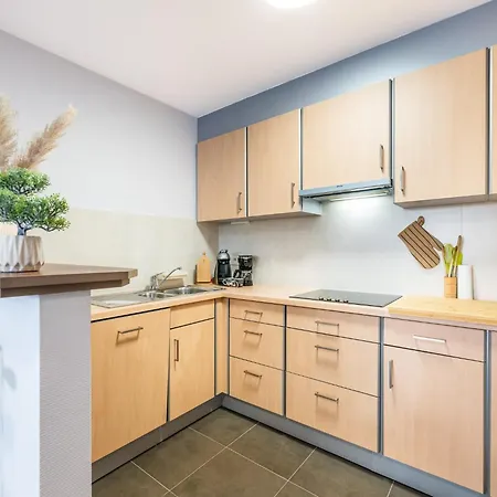 In Near The Beach, Cleaning Included קוקסיידה